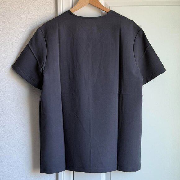 Figs Leon Three-Pocket Scrub Top in Charcoal, Size Medium - Picture 8 of 8